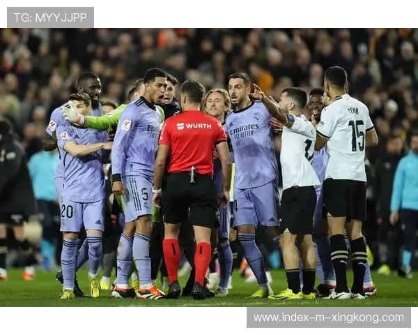 贝林厄姆最后一刻的冷静,被称作球队“救命草”