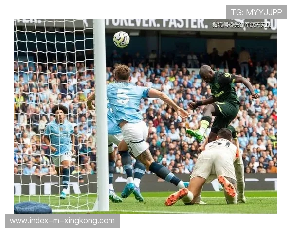 曼城斯通斯头球攻门再次展现头球优势