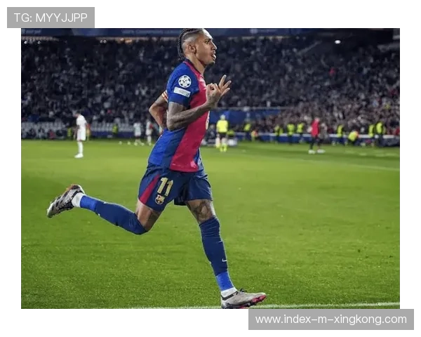 巴萨反击迅速打穿防守，拉菲尼亚再添一球